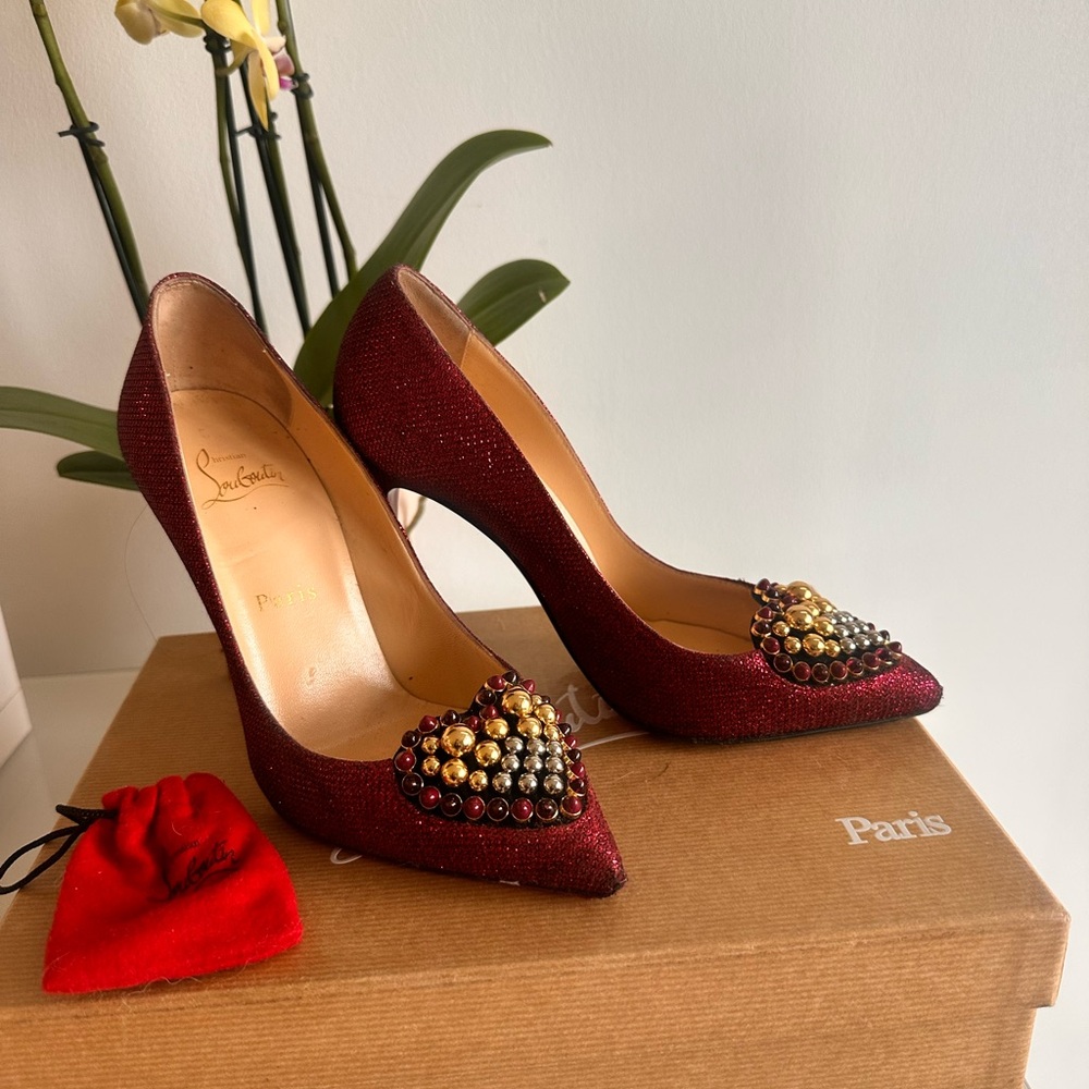 Christian Louboutin Coralta Mia 100ml glitter studded heart pointed toe. Box